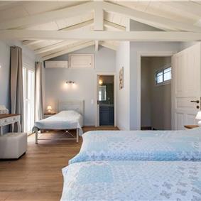 3 bedroom villa with pool in Kassiopi, Corfu, sleeps 7